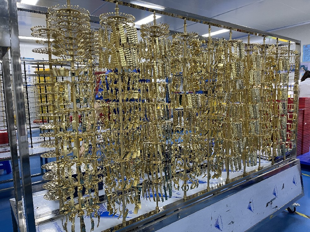 真空鍍膜技術(shù)在電子行業(yè)的應(yīng)用與前景